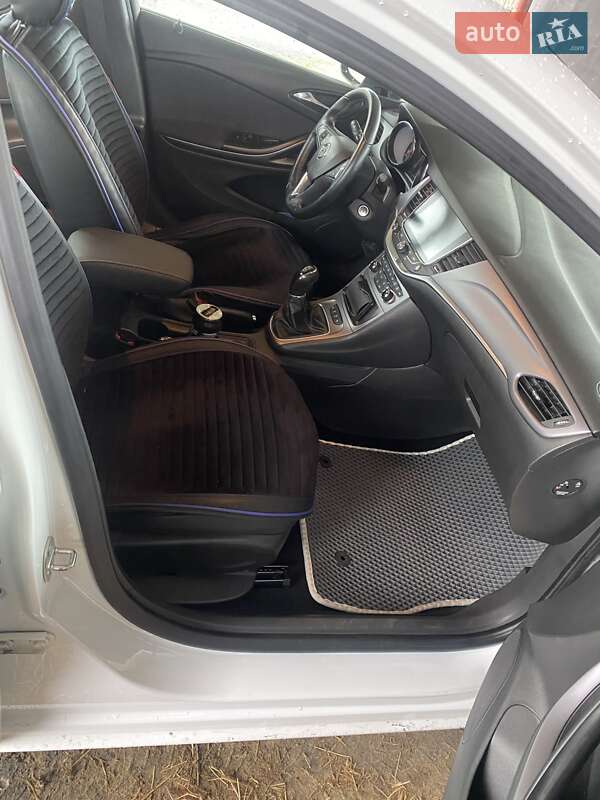 Универсал Opel Astra 2016 в Звенигородке