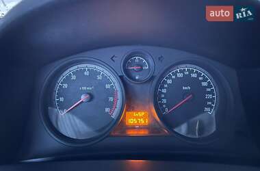 Хэтчбек Opel Astra 2013 в 
