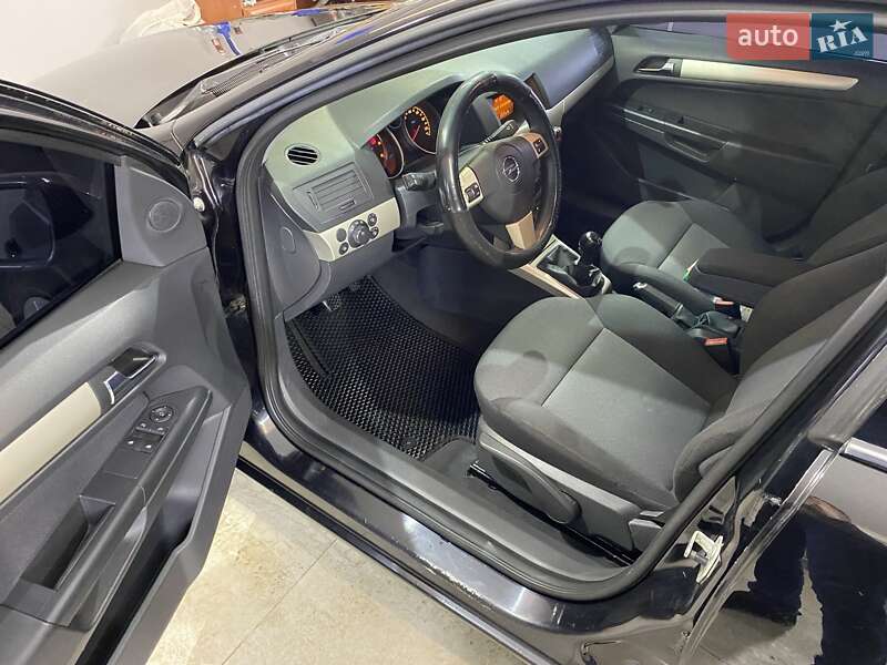 Универсал Opel Astra 2007 в Звягеле