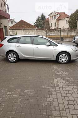 Універсал Opel Astra 2011 в Одесі