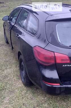 Универсал Opel Astra 2012 в Львове