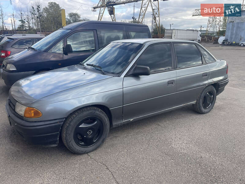 Седан Opel Astra 1992 в Львове фото 2 Седан Opel Astra 1992 в Львове