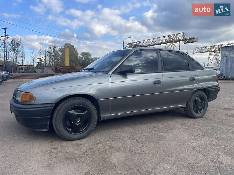Седан Opel Astra 1992 в Львове фото 5 Седан Opel Astra 1992 в Львове