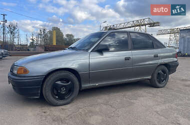 Седан Opel Astra 1992 в Львове