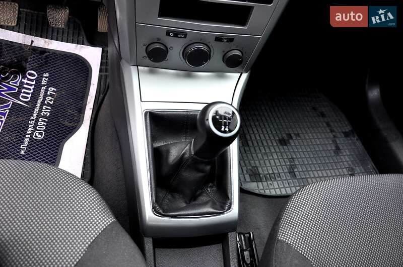 Хэтчбек Opel Astra 2009 в Львове фото 39 Хэтчбек Opel Astra 2009 в Львове