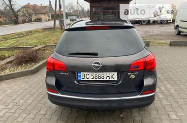 Универсал Opel Astra 2012 в Мостиске