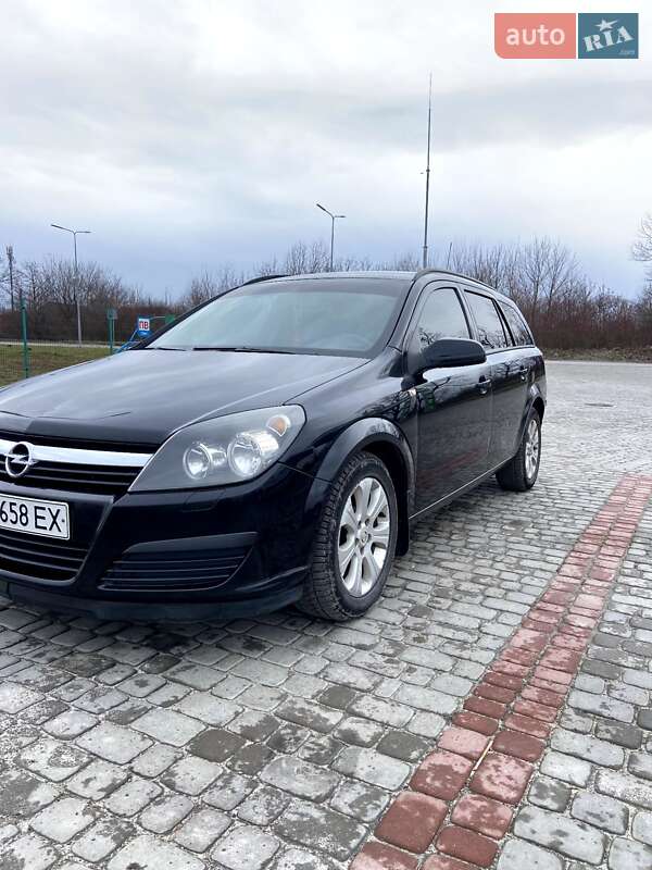 Універсал Opel Astra 2006 в Золочеві