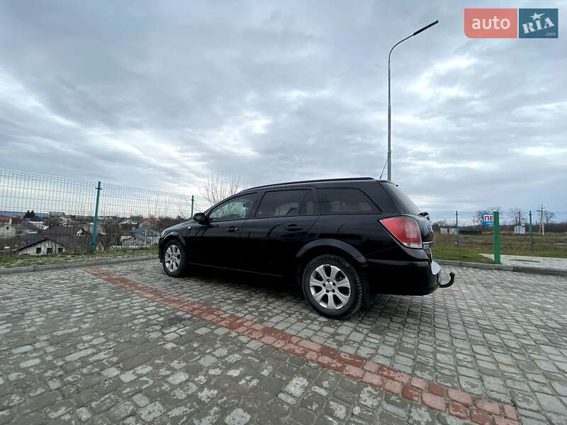 Універсал Opel Astra 2006 в Золочеві