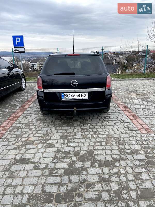 Універсал Opel Astra 2006 в Золочеві