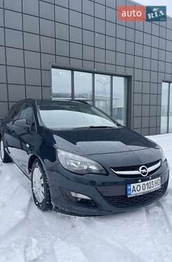 Универсал Opel Astra 2014 в Тячеве