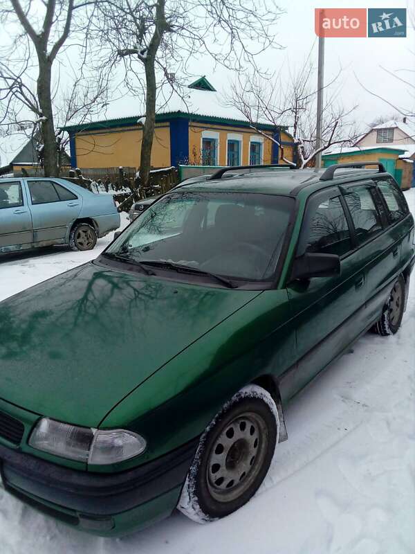 Универсал Opel Astra 1996 в Лубнах