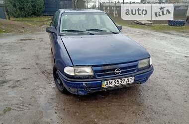 Седан Opel Astra 1992 в Чорткові