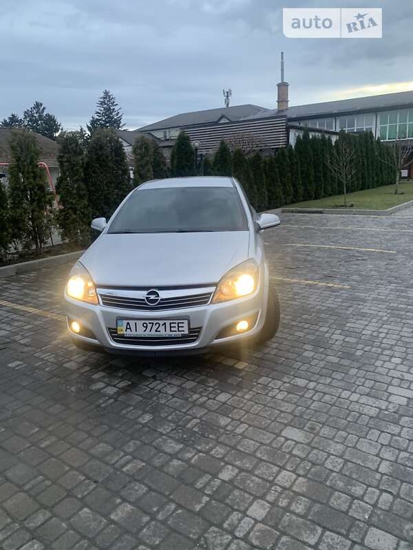 Opel Astra 2013