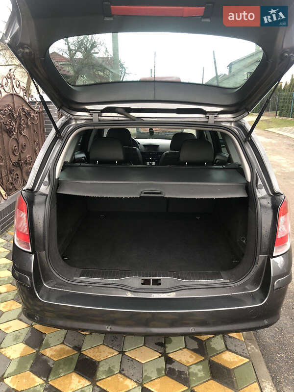 Универсал Opel Astra 2009 в Калуше
