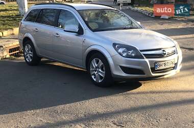 Универсал Opel Astra 2010 в 