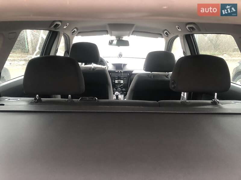 Универсал Opel Astra 2010 в Киеве