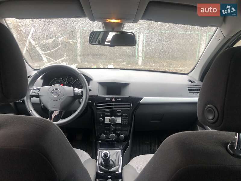 Универсал Opel Astra 2010 в Киеве
