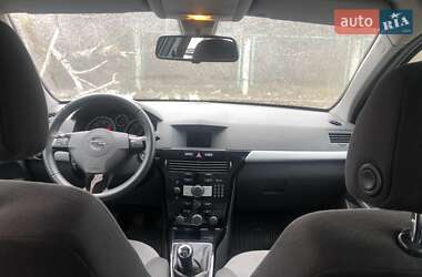 Универсал Opel Astra 2010 в 