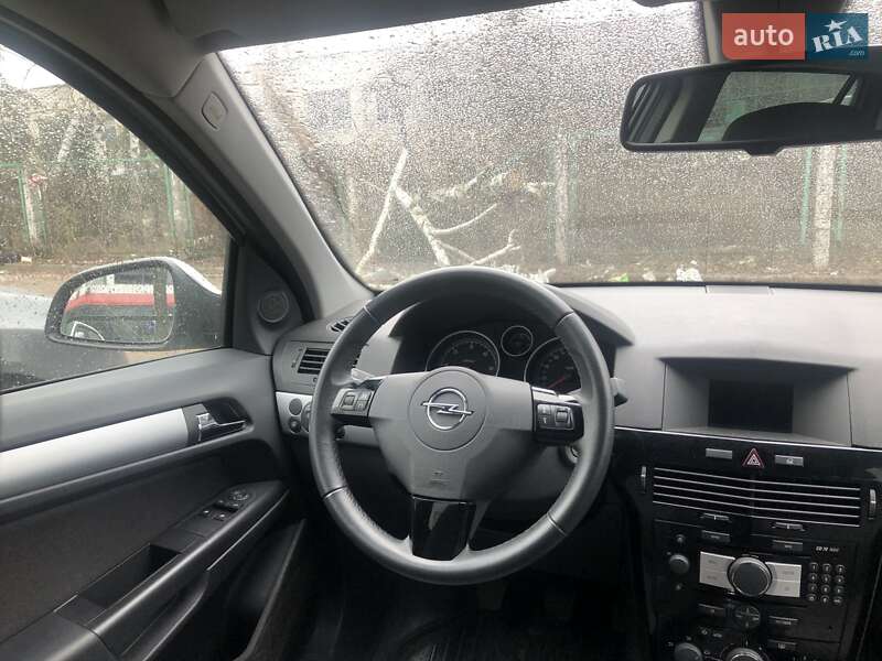 Универсал Opel Astra 2010 в Киеве