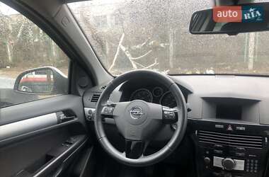 Универсал Opel Astra 2010 в 
