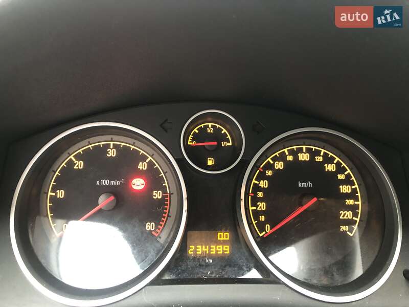 Универсал Opel Astra 2010 в Киеве