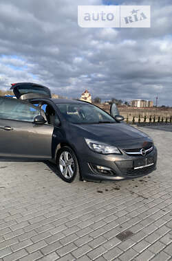 Універсал Opel Astra 2014 в Золочеві