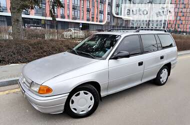 Універсал Opel Astra 1996 в Києві