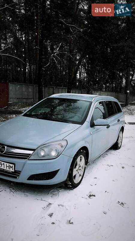 Универсал Opel Astra 2009 в Полтаве