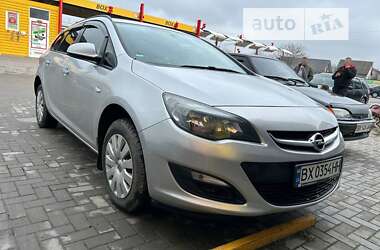 Універсал Opel Astra 2014 в Шепетівці