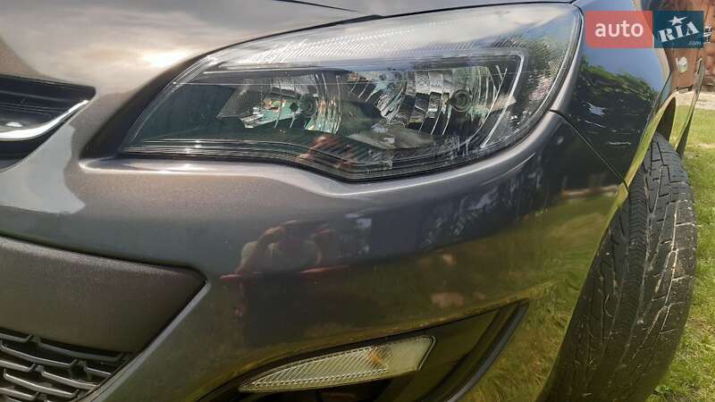 Седан Opel Astra 2012 в Богородчанах