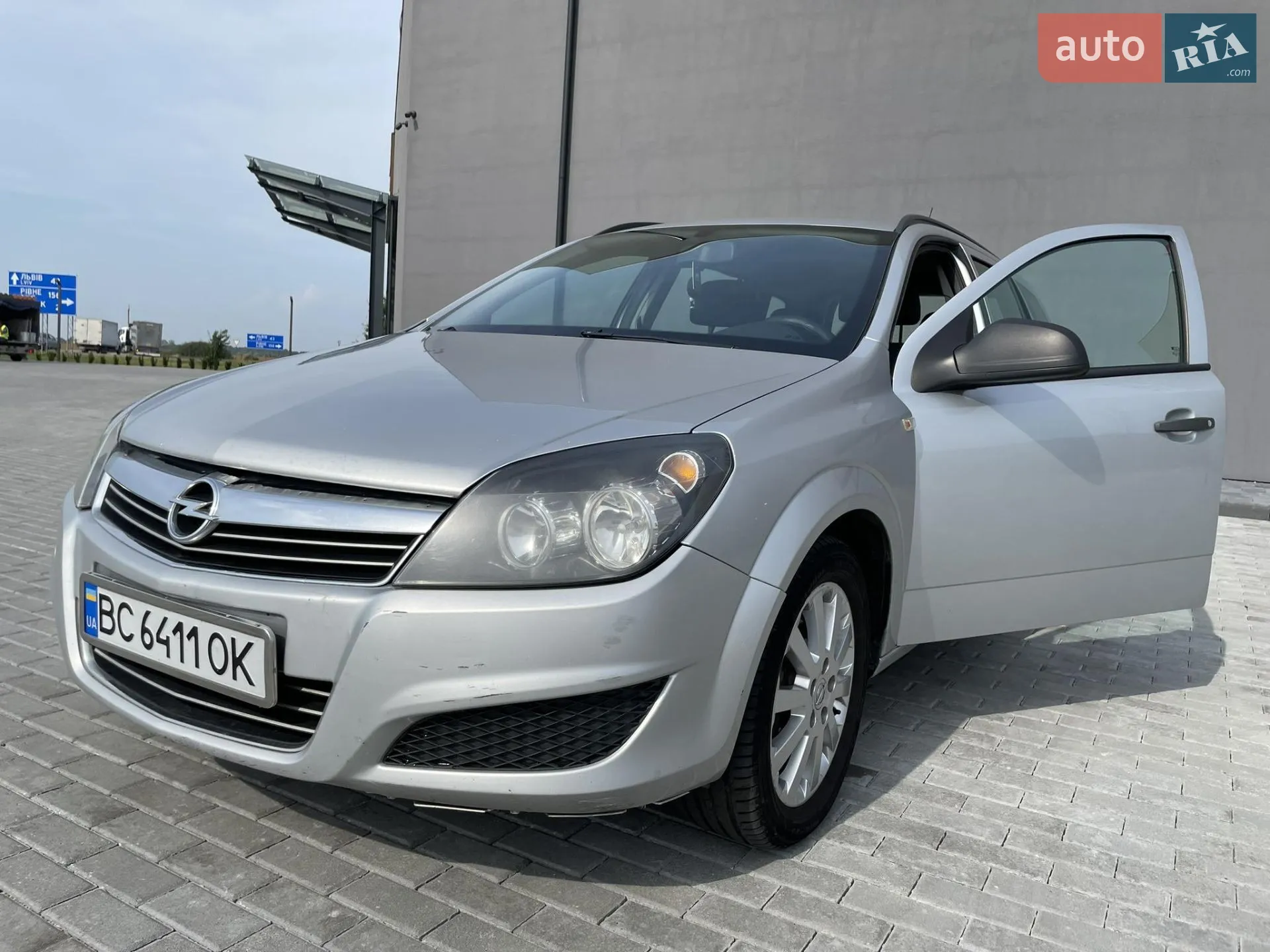 2011 Opel Astra - мініатюра 2