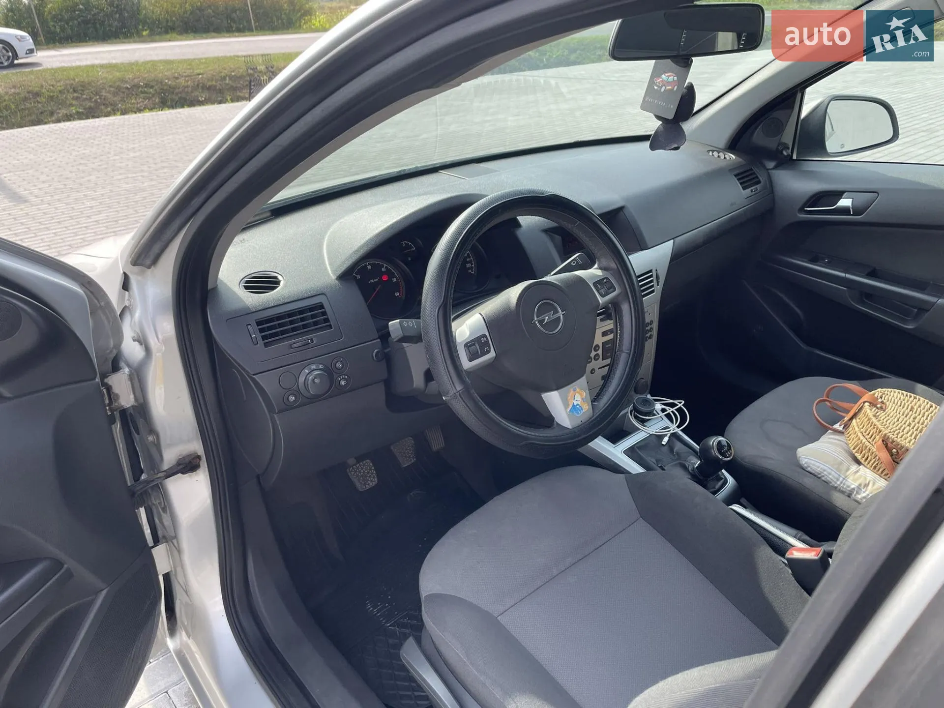 2011 Opel Astra - мініатюра 10