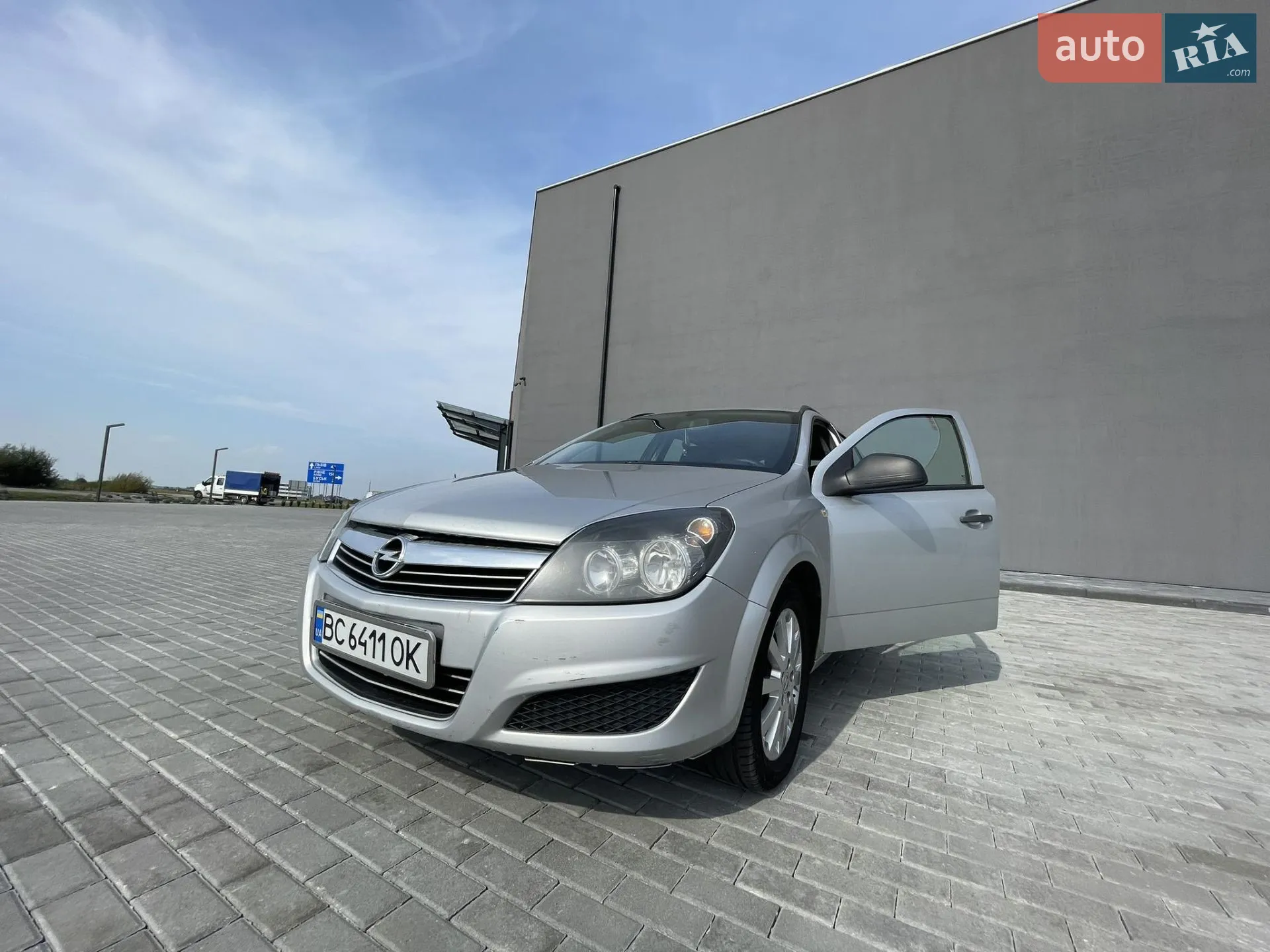 2011 Opel Astra - фото 1