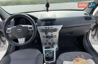 Универсал Opel Astra 2011 в Буске