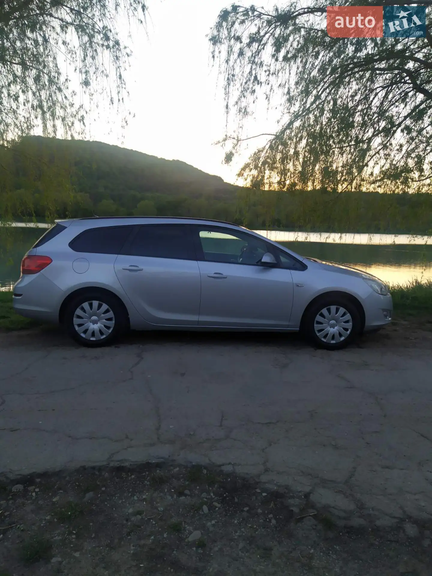 2010 Opel Astra - мініатюра 2