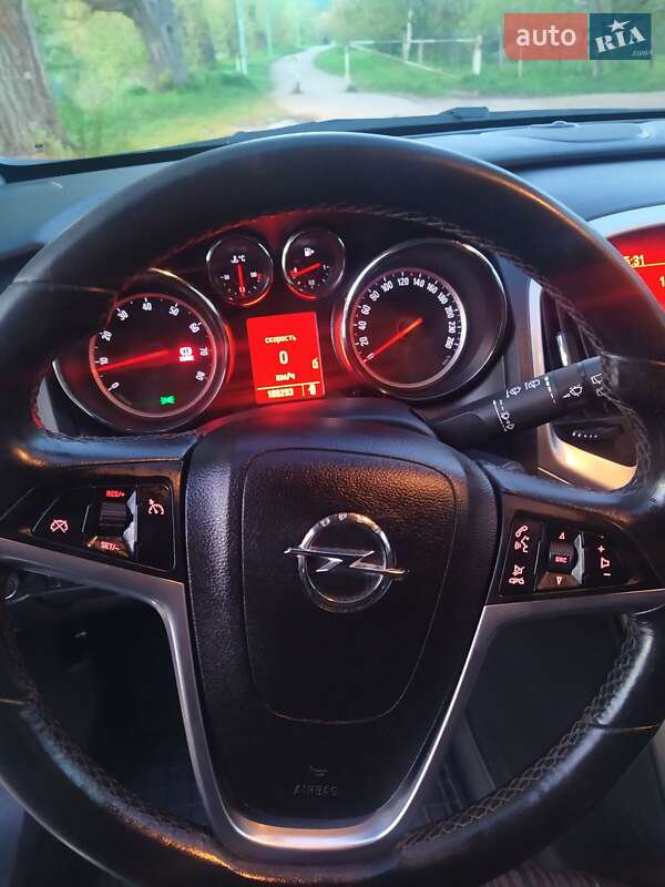 Універсал Opel Astra 2010 в Надвірній