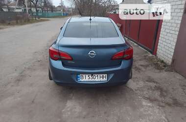 Седан Opel Astra 2015 в Кременчуці