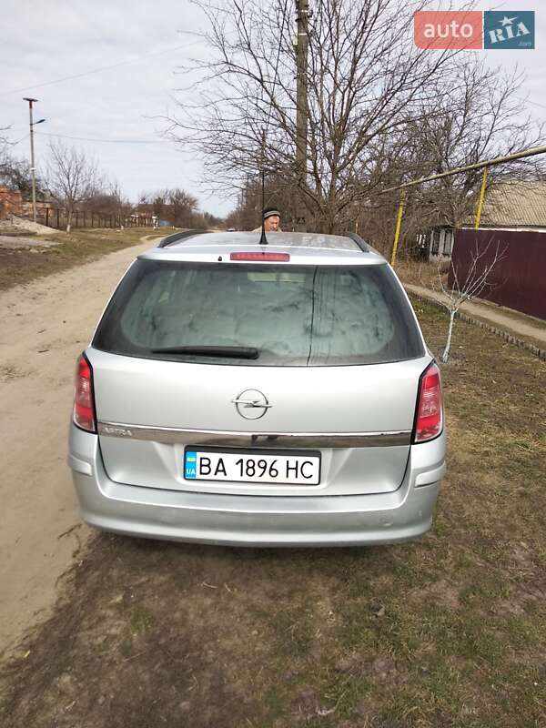 Универсал Opel Astra 2011 в Александрие фото 11 Универсал Opel Astra 2011 в Александрие