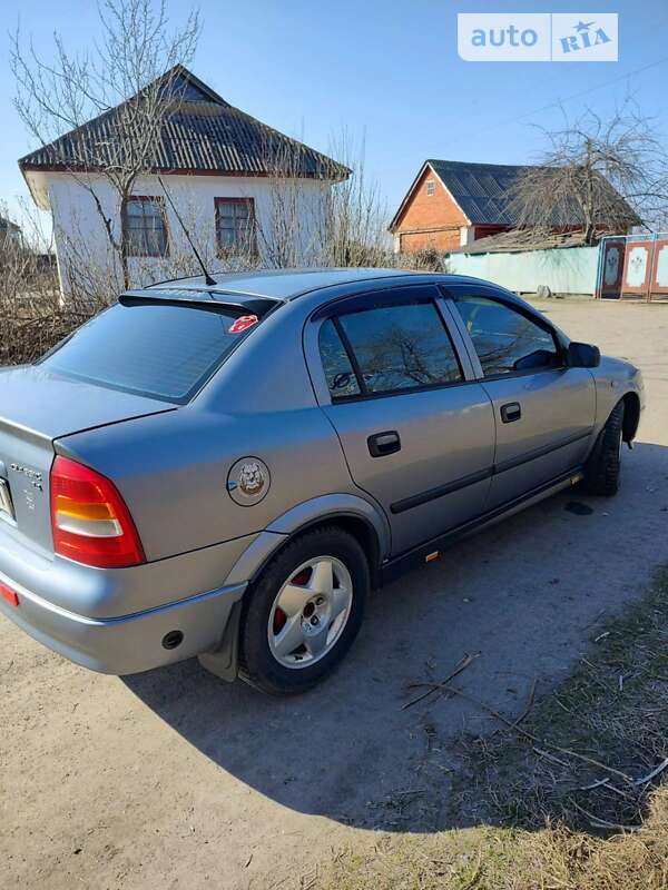 Седан Opel Astra 2008 в Хмельнике