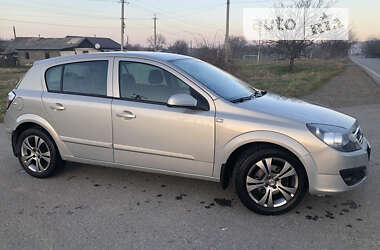 Хэтчбек Opel Astra 2005 в Косове