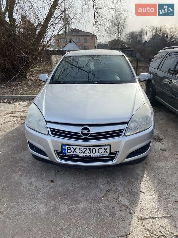 Хэтчбек Opel Astra 2008 в Чернигове