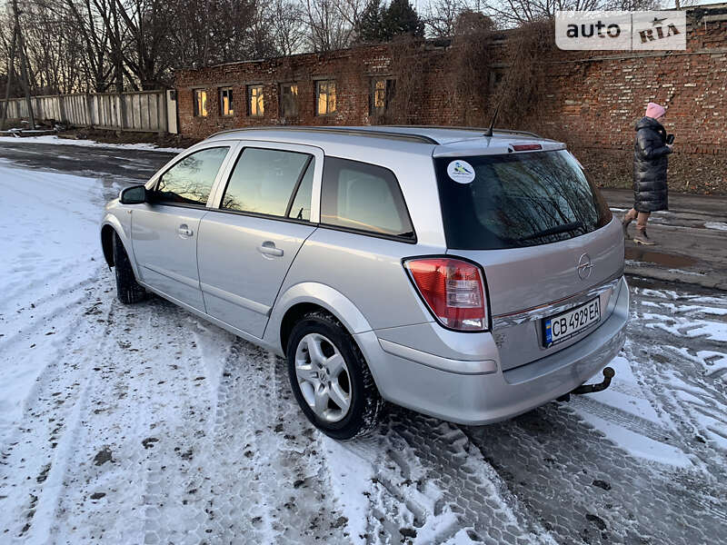Універсал Opel Astra 2008 в Чернігові
