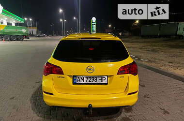 Универсал Opel Astra 2011 в Житомире