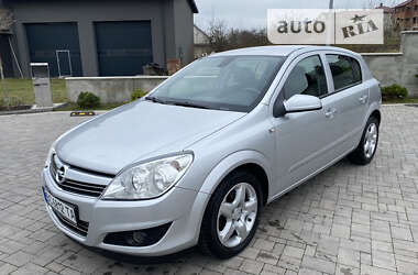 Хэтчбек Opel Astra 2007 в Львове