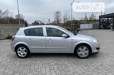 Хэтчбек Opel Astra 2007 в Львове