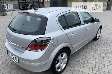 Хэтчбек Opel Astra 2007 в Львове