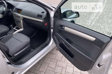 Хэтчбек Opel Astra 2007 в 