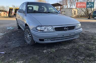 Седан Opel Astra 1995 в Ровно