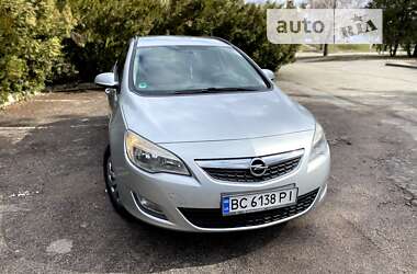 Универсал Opel Astra 2012 в Каменке