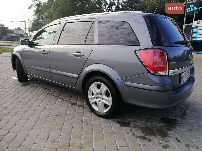 Универсал Opel Astra 2005 в Луцке